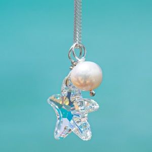 Stunning Freshwater Pearl and Swarovski necklace